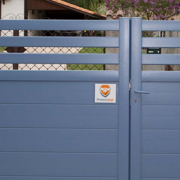 Vinyl Sticker Extra Adhesive, < 5 cm2 Thumbnail